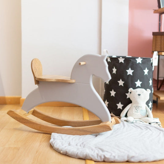 caballo de madera mecedor